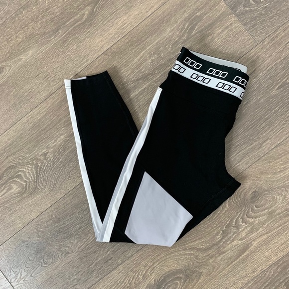 Lorna Jane Icon Retro Sport Ankle Biter Leggings Black Concrete Grey Size Small - Picture 2 of 11